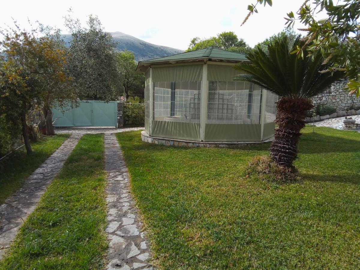 Dogis Retreat Agia Efimia Exterior foto