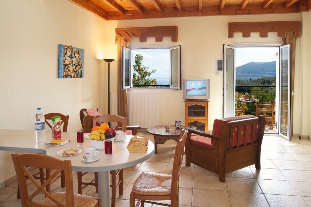 Dogis Retreat Agia Efimia Quarto foto